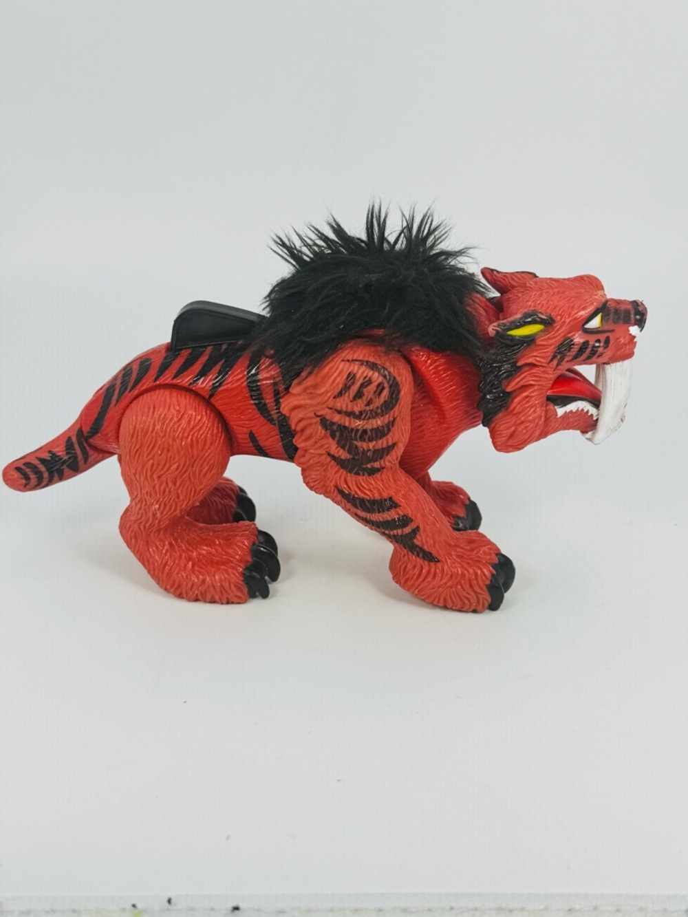 Fisher Price Imaginext Thorn The Sabertooth Tiger Red Biting Action Fur Mane